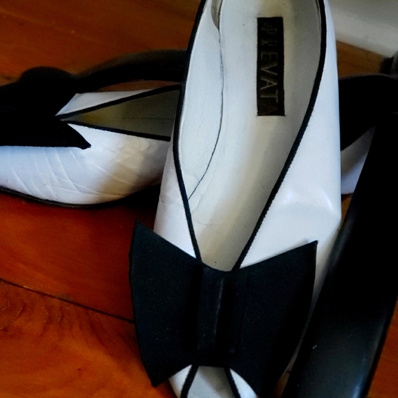 Prevata Shoes - Vintage flats!
